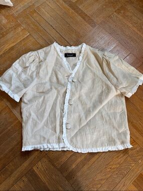 Kourt Few Moda Cream Ruffle-Trim Short Sleeve Top